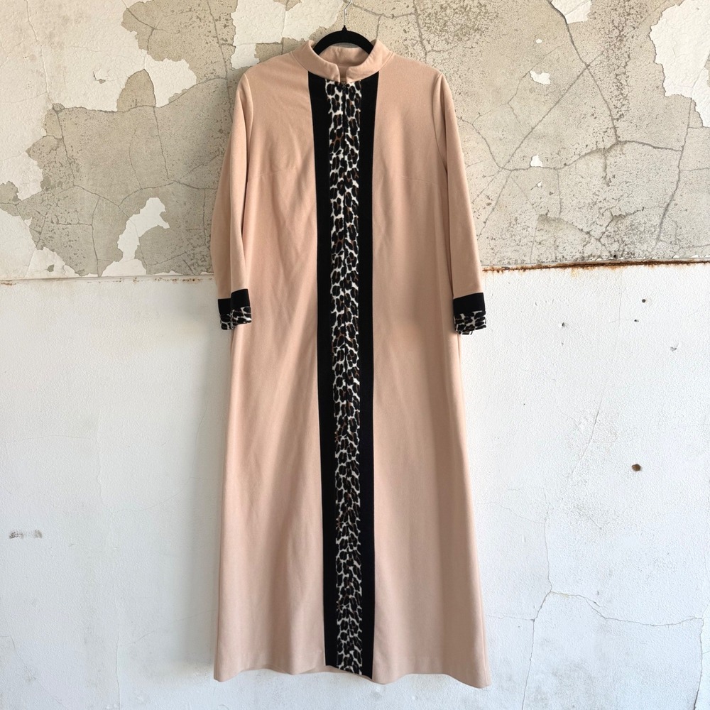 Vintage 70s Velour Robe Vanity Fair Leopard Print Maxi House Coat Zip Front L